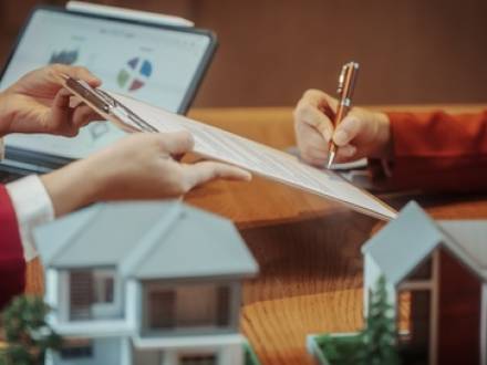 Can a Buyer Sue a Seller for Breaching a Residential Real Estate Contract?